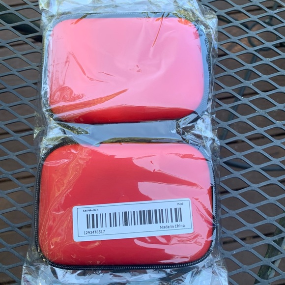 NWT Jewelry Accessories Storage Box or keep your ear pods in one place!! - Picture 6 of 6